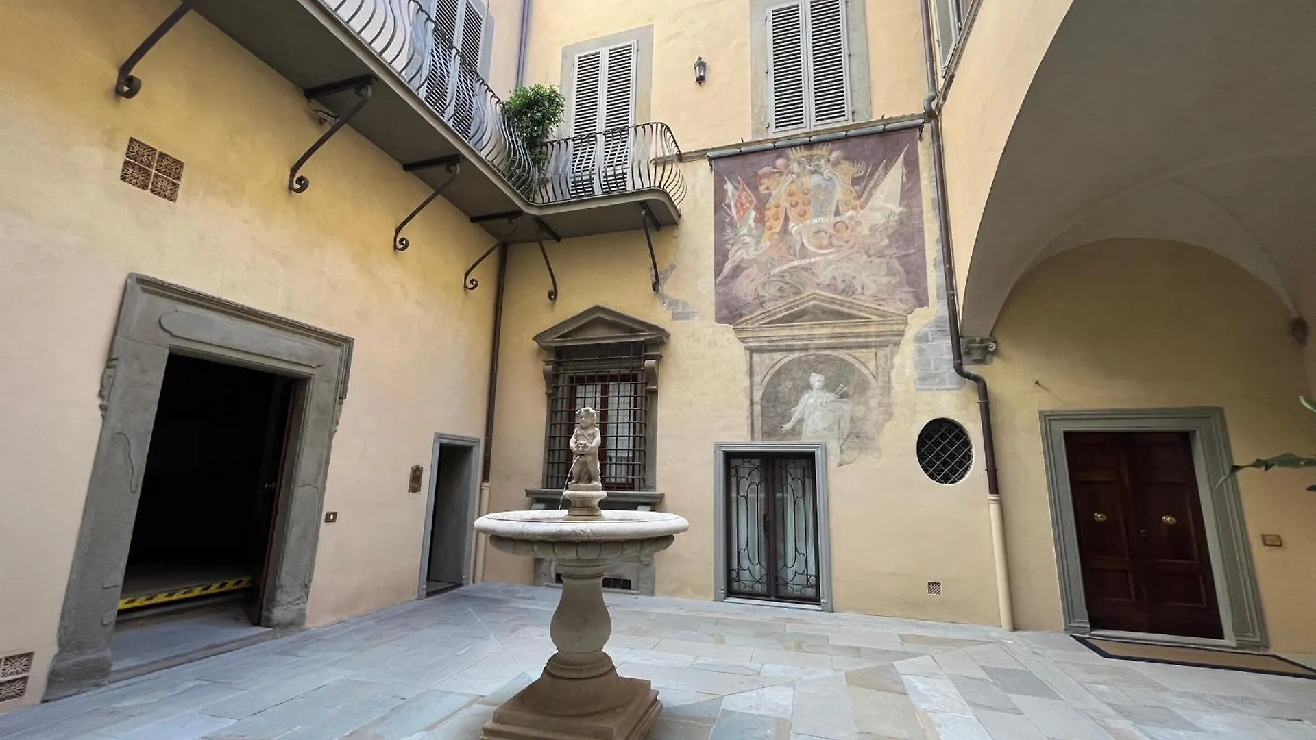 Apartment Appartamento In Centro Storico-Borgo Albizi 27 Florence